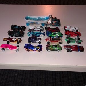 💜 16 Hot Wheels Cars & Truck Trailer Set